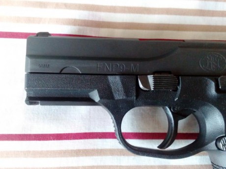 ----- VENDIDA -----

Se vende pistola compacta 9 mm pb,muy buen estado,3 cargadores de 15,caja original,un 11