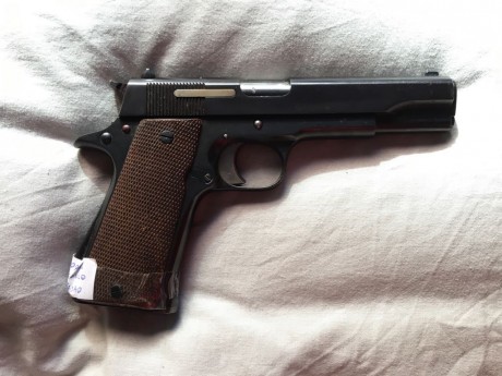 Hola de nuevo.
De nuevo un conocido pone en venta através de mi una pistola más guiada en A.
Se trata 00