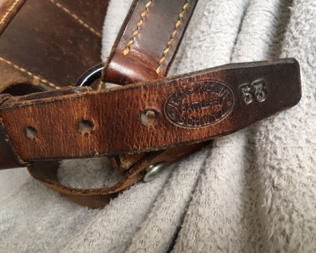 Vendo cartuchera original de 6 compartimentos para cargadores del mítico Schmidt Rubin....mirad fotos.
Escucho 01