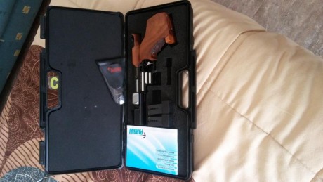 Pistola seminueva con poco uso.900euros. num654207063. 01
