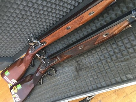 Vendo dos escopetas de avancarga, calibre 12 de Pedersoli.
Motivo.....no las uso. Regalo maletín, y llaves 00