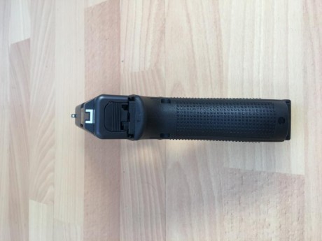 Pongo a la venta una Glock 17,  4 generacion  9 para, comprada en diciembre del 2014 , tendra unos 600 20