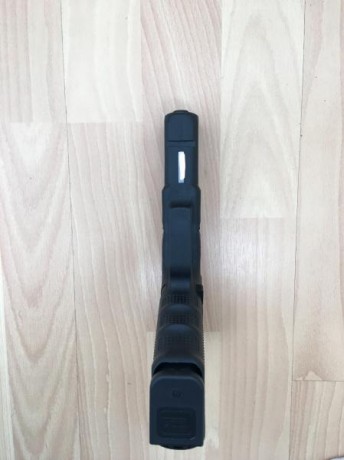 Pongo a la venta una Glock 17,  4 generacion  9 para, comprada en diciembre del 2014 , tendra unos 600 32