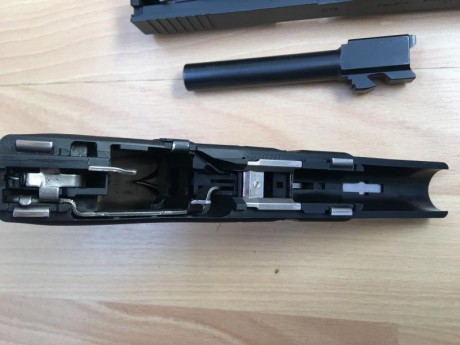 Pongo a la venta una Glock 17,  4 generacion  9 para, comprada en diciembre del 2014 , tendra unos 600 41