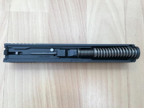 Pongo a la venta una Glock 17,  4 generacion  9 para, comprada en diciembre del 2014 , tendra unos 600 60