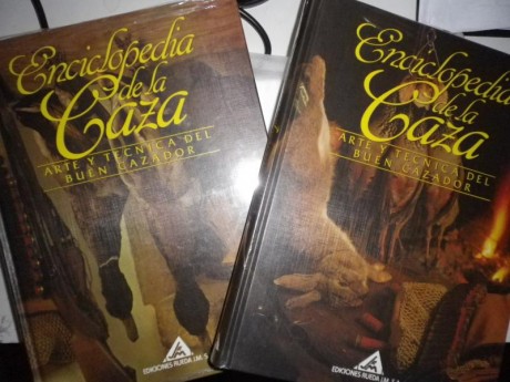 Vendo enciclopedia de la caza de dos tomos de ediciones Rueda. 
Esta con su fundas de plástico NUEVA SIN 00