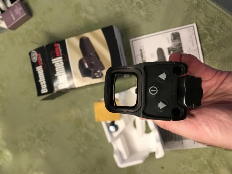 Vendo Bushnell Holosight 3 con montura Apel EAW.Estado impecable.350€ el pack.Contacto por whatsap o telefono 01