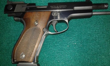 vendo Smith & Wesson 952 Performance Center, 9mm., 5¨, muy poco uso. Estamos en Huescar, (GRANADA).
1100 01