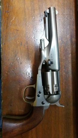 VENDIDO revolver de avancarga 
Marca CENTAURE ,fabricado en Bélgica , con  licencia  COLT , en los años 02