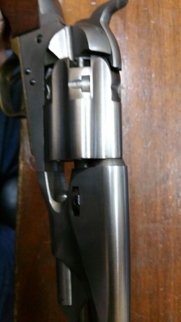 VENDIDO revolver de avancarga 
Marca CENTAURE ,fabricado en Bélgica , con  licencia  COLT , en los años 00