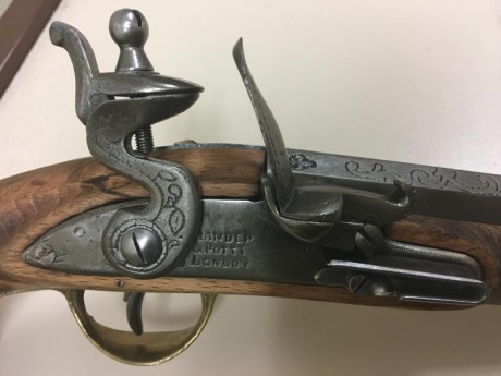 Se vende Pistola de coleccion britanica de avancarga Brander and Potts London - creemos por los comentarios 40
