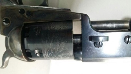 Se vendo Colt Navy original de 2ª Generación sin estrenar, impoluto. Precio 500 euros envío aparte alrededor 00