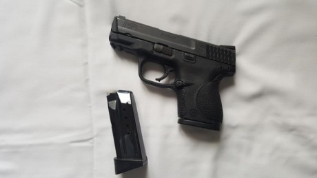 Vendo:  SMITH & WESSON M&P Compact
calibre: 9mm pb. 
Estado impecable. Apenas ha sido usada.
Con 02