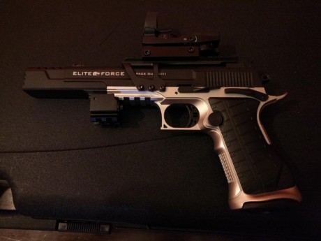 VENDIDA.Vendo pistola de airsoft sin uso UMAREX ELITE FORCE RACE GUN blow back con minilaser y punto rojo.es 02