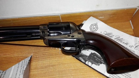 Sin uso, cañon de 7, 5 pulgadas. Mas conocida como modelo Pacificador. NUEVA. Se entrega con su caja original.Cambio 00