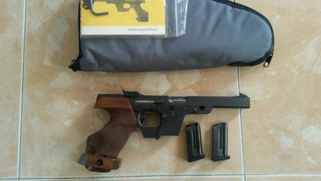 Vendo pistola Walther GSP, cal .22lr. Buen estado. Dos cargadores, manual, bolsa transporte. Está en Palma 00