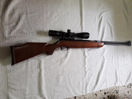 - Vendo Wheihrauch mod. 77, calibre 6,35, tiene alguna marca nada significativa y el pavon un poco picado, 00