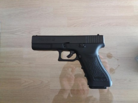 Marca Bruni, sin estrenar, impecable estado, cargador para 11 cartuchos del calibre 9mm Pak. 65 euros, 00