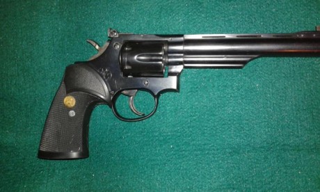 Vendo revolver LLAMA 38 especial 6 pulgadas, 150 €. raisan@Gmail.com tlf.676 96 58 80 02