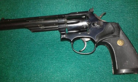 Vendo revolver LLAMA 38 especial 6 pulgadas, 150 €. raisan@Gmail.com tlf.676 96 58 80 00