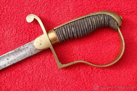 Busco para decoración este tipo de sable militar (cualquiera de los dos ) a precio razonable.
Para evitar 01