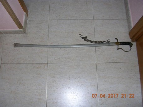 Busco para decoración este tipo de sable militar (cualquiera de los dos ) a precio razonable.
Para evitar 10