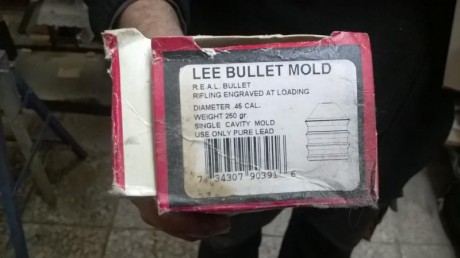 Hola, un amigo deja la avancarga, y me ha pedido que le anuncie este rifle, muy pocos tiros, y con los 11
