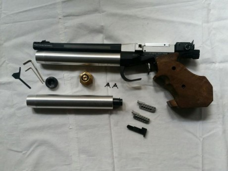 Vendo pistola Feinwerkbau  P55 , de 5 tiros.   ^^^^ 700 € ^^^^
2 cargadores de 5 tiros y 1 mono tiro.
2 01