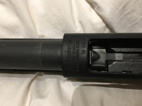Vendo escopeta corredera Mossberg 500 Tactical practicamente nueva, con culatin tactico original y pistolete 51