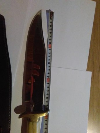 buenas noches

vendo cuchillo bowie, empuñadura en hueso camello, con latón.

6mm de grosor, acero inoxidable, 00