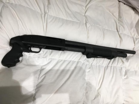 Vendo escopeta corredera Mossberg 500 Tactical practicamente nueva, con culatin tactico original y pistolete 02
