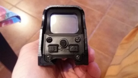 Hola, acabo de comprar un punto rojo, concretamente el Bushnell RD42 y yo pensaba que el punto era fijo, 70