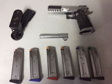 Saludos al foro,

Un amigo me ha pedido que ponga el anuncio de venta de esta pistola.
Se trata de una 00