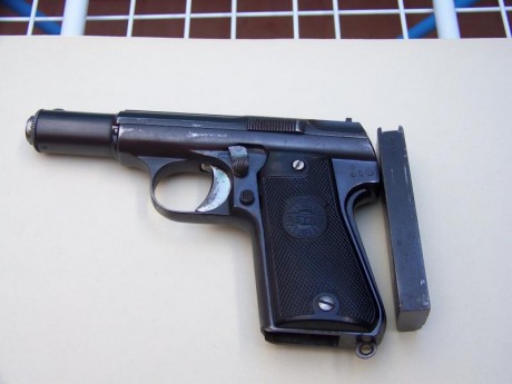 Por necesidad de hacer hueco en el cupo VENDO Astra 3000 en calibre 9 corto de la primera "hornada" 00