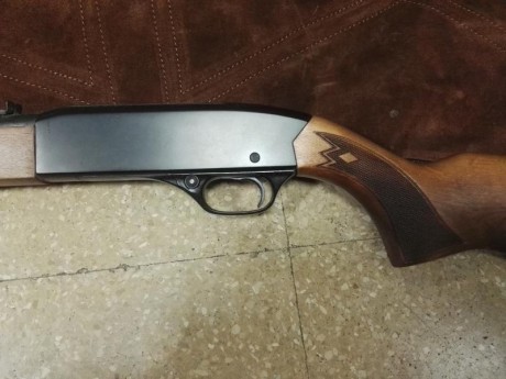 Vendo CARABINA marca WINCHESTER cal.22, en perfecto estado de conservación. No la he utilizado practicamente 01