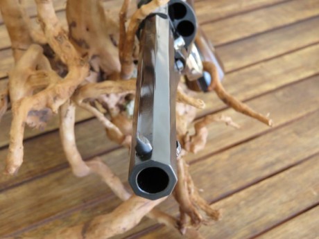 Vendo revolver REMINGTON 1858 CAL.44 marca Santa Barbara, de sobra decir la calidad empleada para la fabricación 11