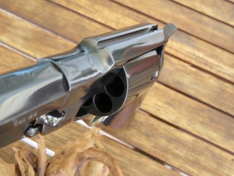 Vendo revolver REMINGTON 1858 CAL.44 marca Santa Barbara, de sobra decir la calidad empleada para la fabricación 21