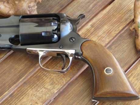 Vendo revolver REMINGTON 1858 CAL.44 marca Santa Barbara, de sobra decir la calidad empleada para la fabricación 20