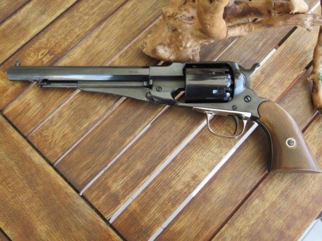 Vendo revolver REMINGTON 1858 CAL.44 marca Santa Barbara, de sobra decir la calidad empleada para la fabricación 32