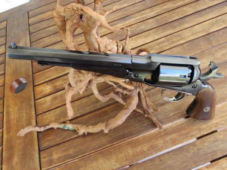 Vendo revolver REMINGTON 1858 CAL.44 marca Santa Barbara, de sobra decir la calidad empleada para la fabricación 31
