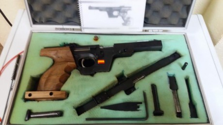 WALTHER GSP con carros del 22 y del 32, dos cargadores de cada calibre,el carro del 32 tiene contrapeso 02