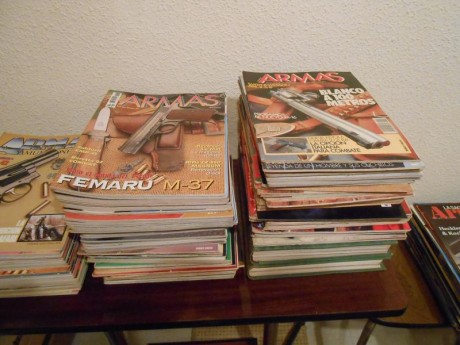 saludos:pongo a la venta un lote de revistas Armas de 110 revistas las 20 primeras encuadernadas y unas 01