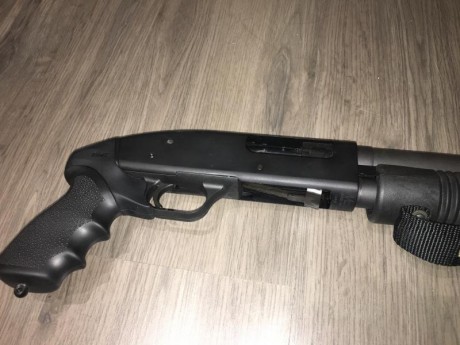 Vendo escopeta corredera Mossberg 500 Tactical practicamente nueva, con culatin tactico original y pistolete 121