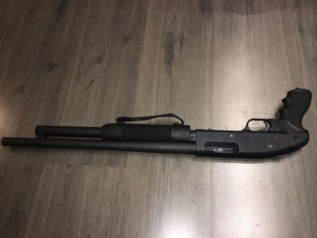 Vendo escopeta corredera Mossberg 500 Tactical practicamente nueva, con culatin tactico original y pistolete 120