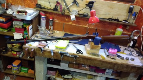 Hola, lo dicho vendo este Alexander Henry calibre 45 con 9 estrias para tiro a 100 m.
Incluye un estuche 01