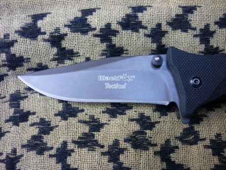 Conjunto Fox Blackfox
Navaja Tactica BlackFox, hoja de acero inoxidable 440 de 7.5 cms con acabado satinado 01