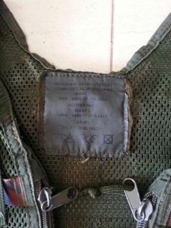 Original surplus del ejercito, lleva en su interior una funda para pistola, esta en muy buen estado

35€ 00