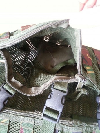 Original surplus del ejercito, lleva en su interior una funda para pistola, esta en muy buen estado

35€ 10