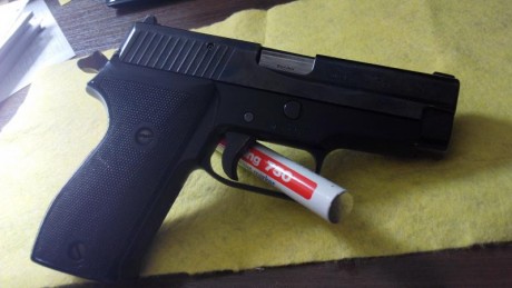 Por abandono de modalidad pongo en venta esta pistola, pavonado en muy buen estado y en perfecto estado 02