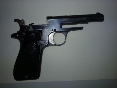 Hola buenas a todos. Tengo una pistola Star modelo IN del calibre 9mm corto. Funciona perfectamente. La 12